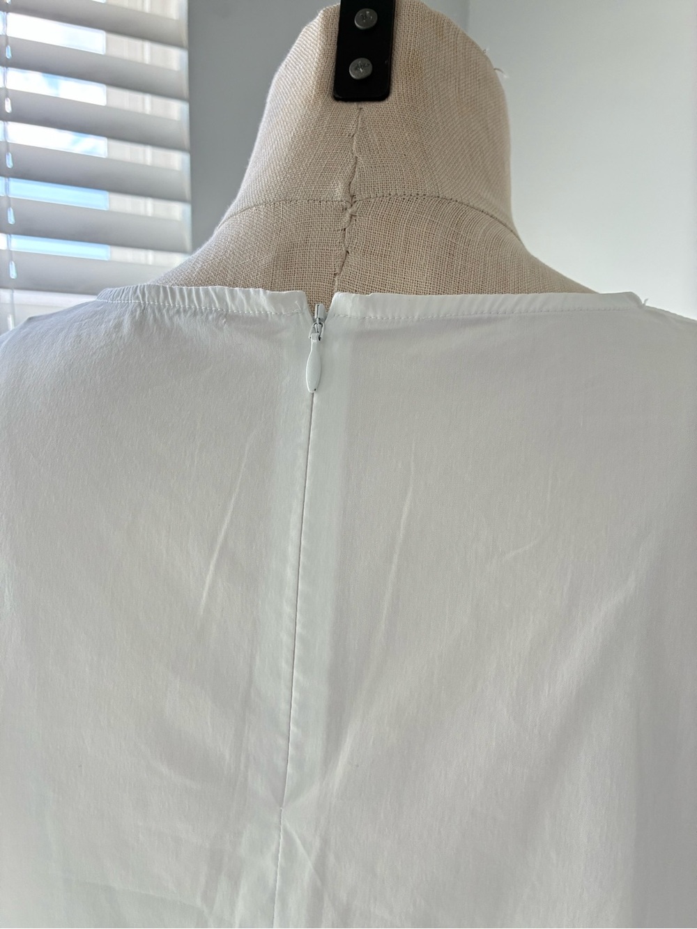 J. McLaughlin Women's White Ruffled Tiered Sleeve Blouse - Picture 6 of 12